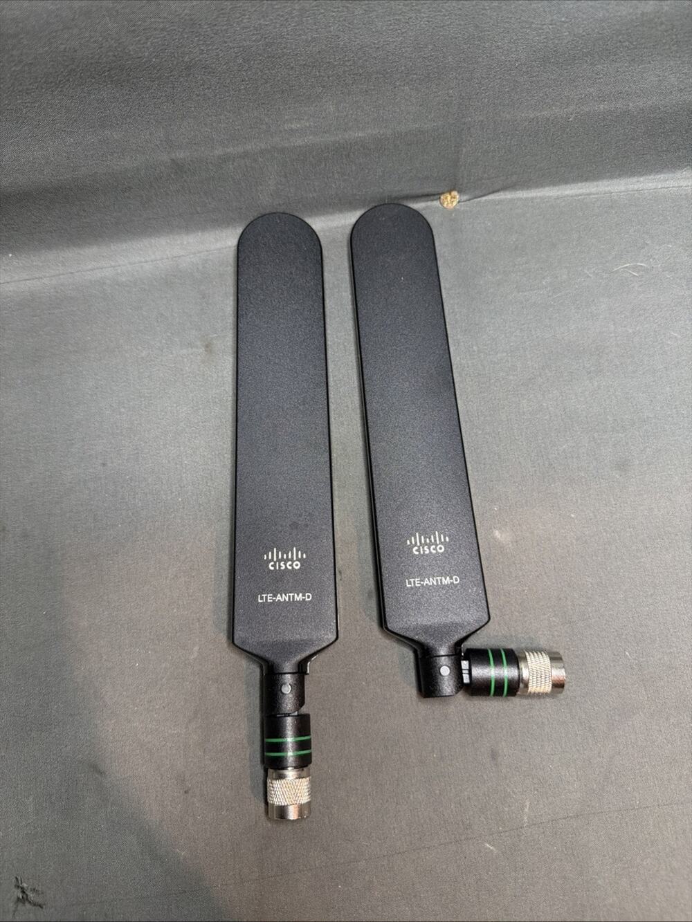 Qty 2 Cisco 4G Articulating Dipole Antenna 4G-LTE-ANTM-D, NEW